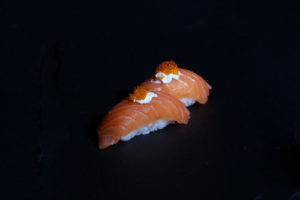 sushi-salmone-tobiko-philad