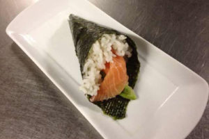 temaki-sake-avocado